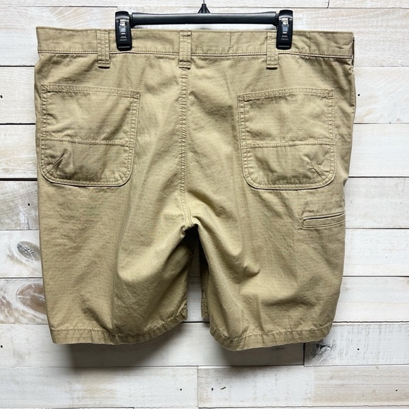 Carhartt Cargo‎ Shorts Beige Relaxed Fit Force Tan Mens Size 42 Pockets - Picture 1 of 10
